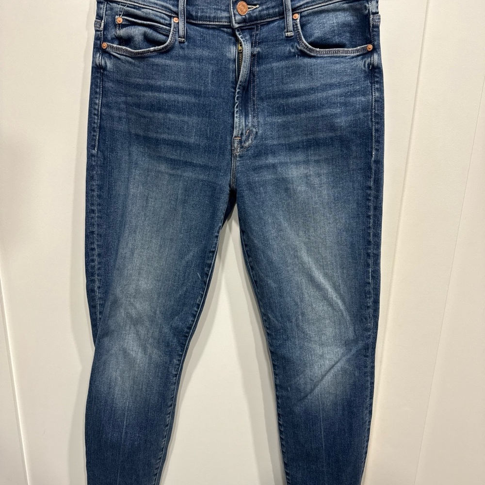 MOTHER The Stunner Zip Ankle Step Fray Size 29